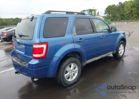 2009 Ford Escape Xlt z USA, uszkodzony, nr VIN 1FMCU03799KA87582